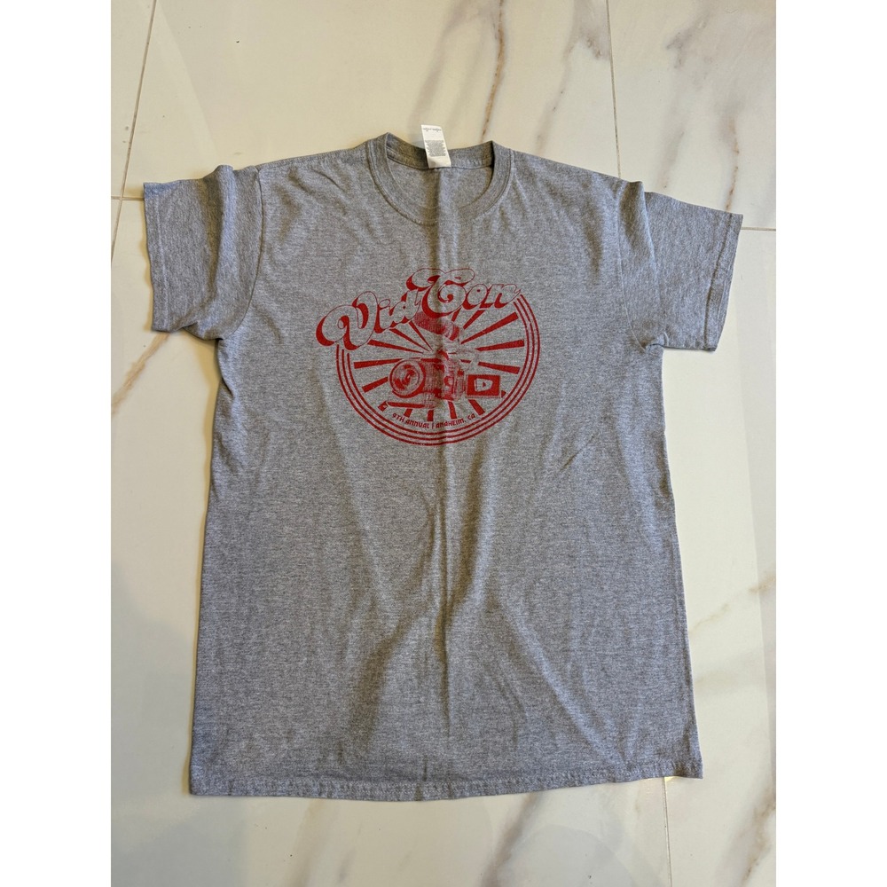 Gildan VidCon 9th Annual Anaheim‎ 2018 Graphic T-Shirt Heather Gray Red Medium